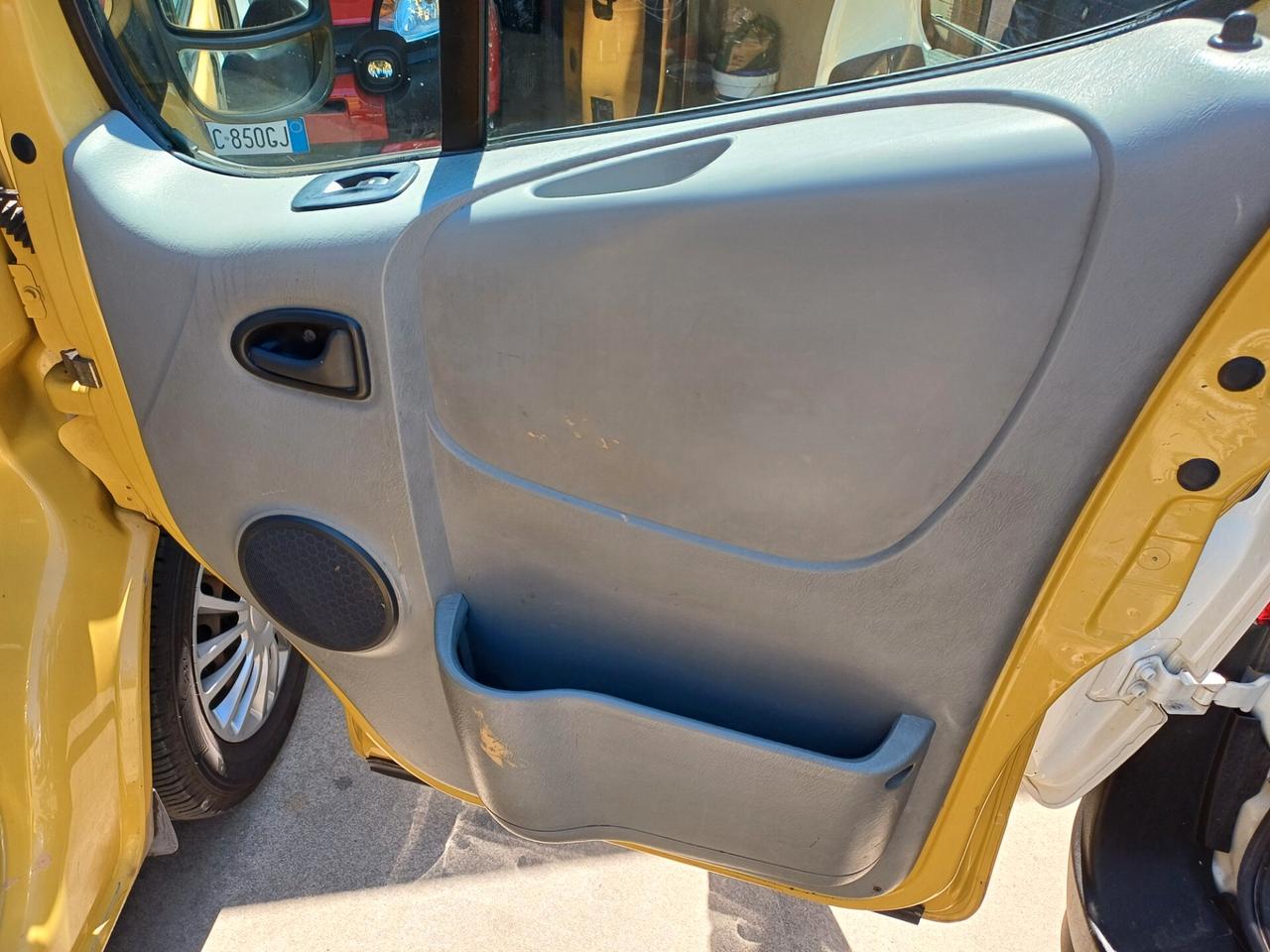 Opel Vivaro 27 1.9 DTI PC-TN Furgone