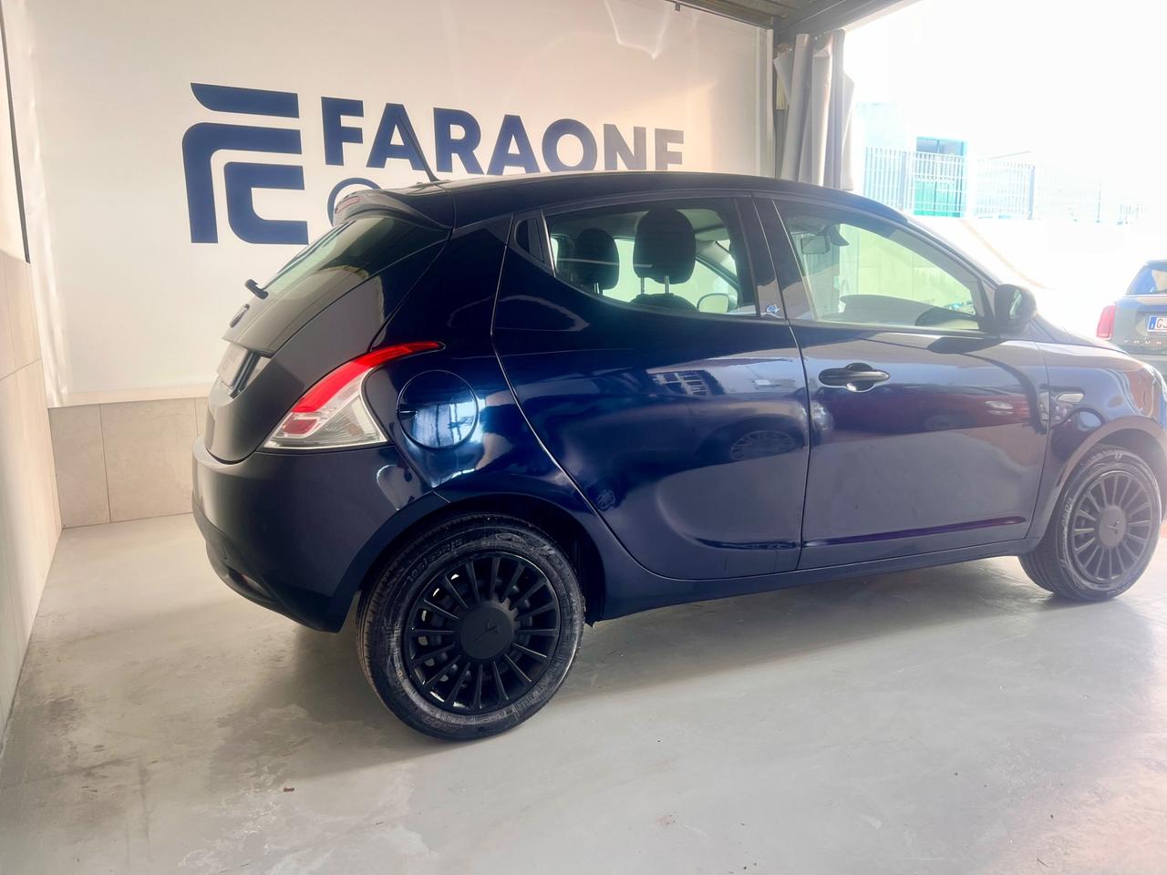 Lancia Ypsilon 1.2 69 CV 5 porte GPL Ecochic Elefantino Blu