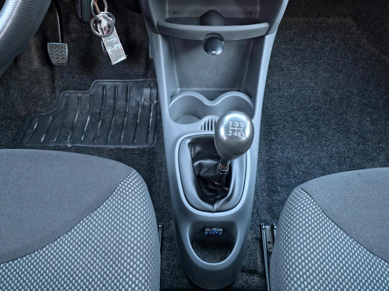 Toyota Aygo 1.0 12V CV-68 VVT-i 5 porte Sol 2009-E4 Manuale NEO