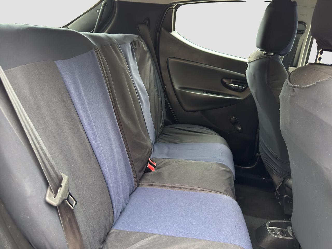 Lancia Ypsilon 1.2 69cv GPL Gold 2012