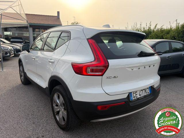 VOLVO XC40 T2 Geartronic Momentum