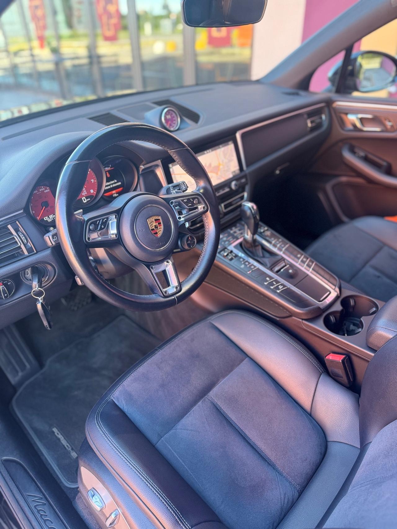 PORSCHE MACAN 2.0 245 APPROVED