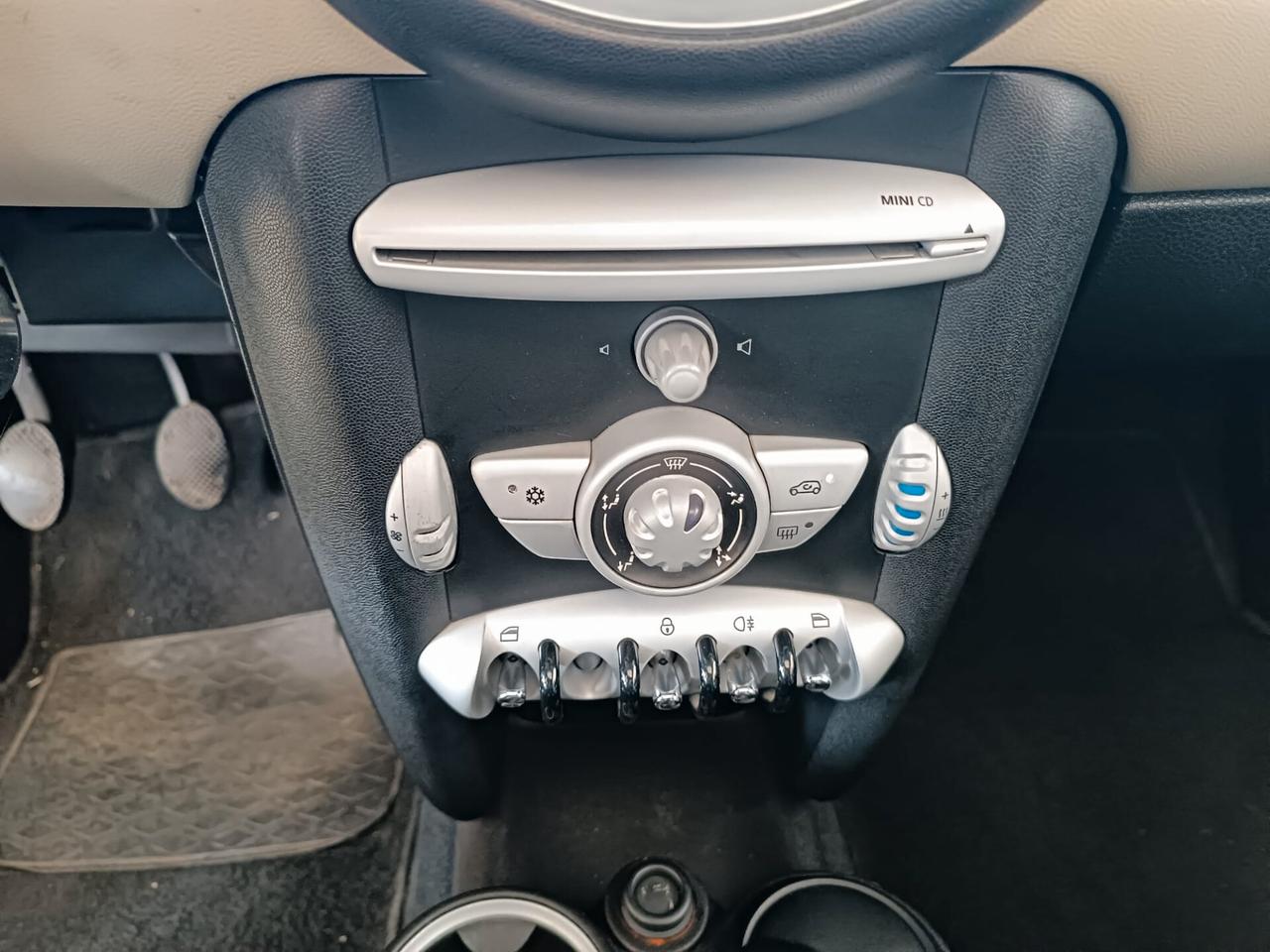 Mini 1.4 16V One Chili
