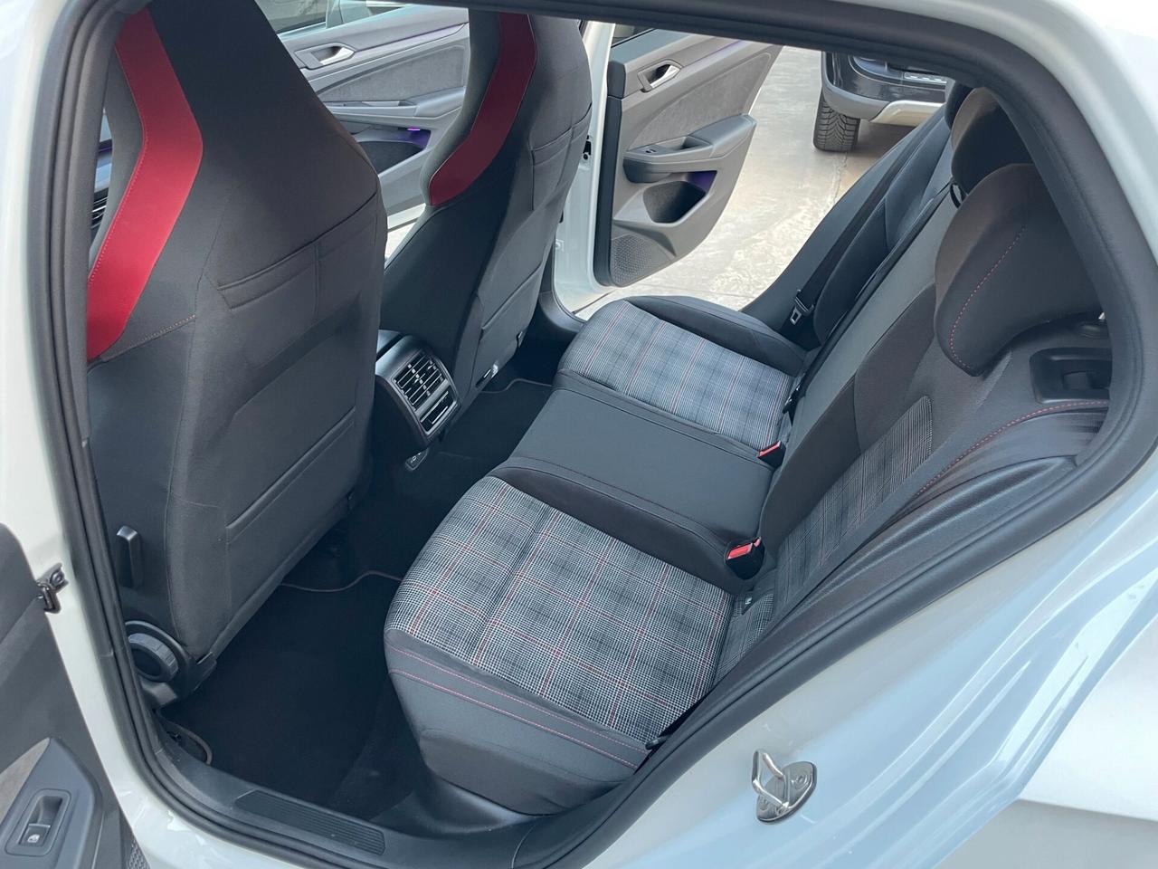 Volkswagen Golf GTI 2.0 TSI 245CV DSG