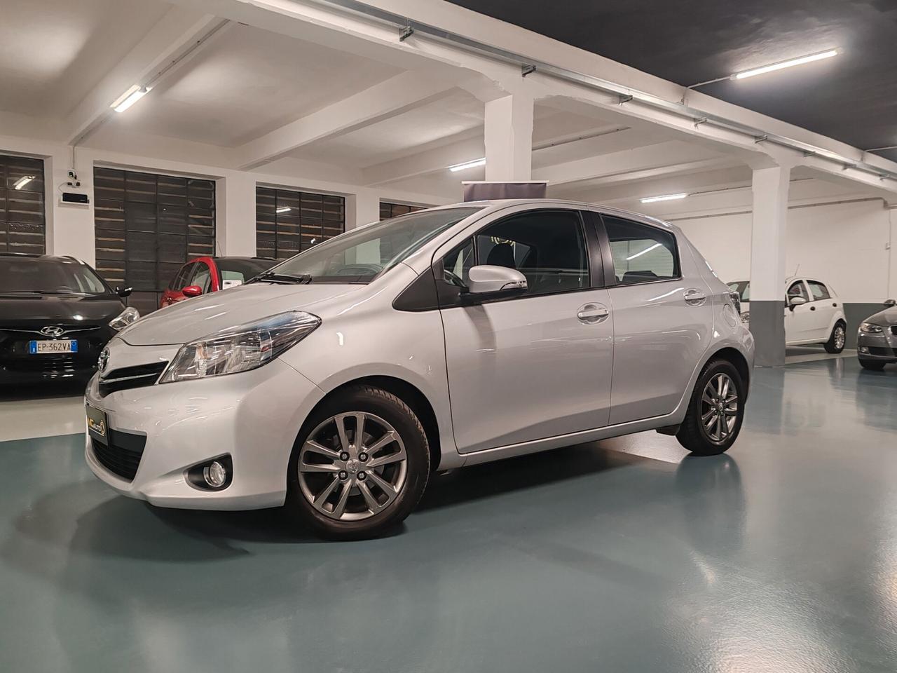 Toyota Yaris 1.3 5 porte Lounge