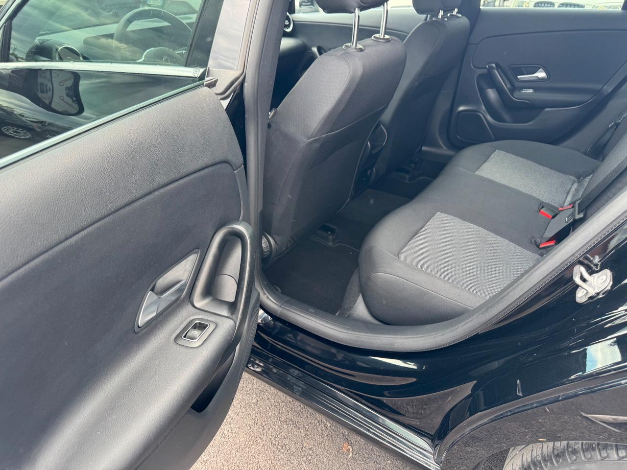 Mercedes-benz CLA 180 d Automatic Business