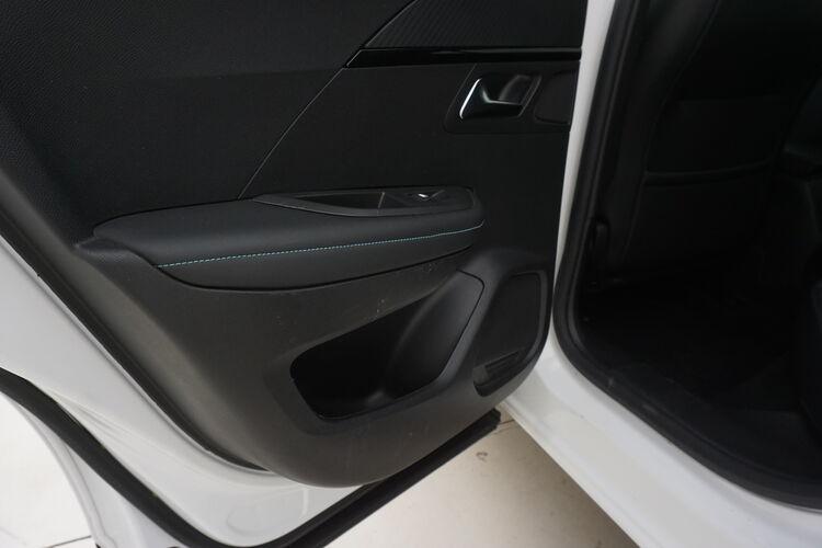 Peugeot 2008 Allure Pack EAT8 BR815017 1.5 Diesel 131CV