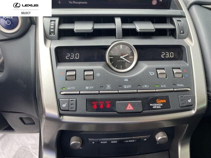 Lexus NX 300H 2.5 PREMIUM 4WD CVT