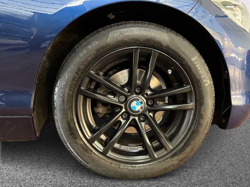 BMW Serie 1 F/20-21 2015 116d Sport 5p auto my18