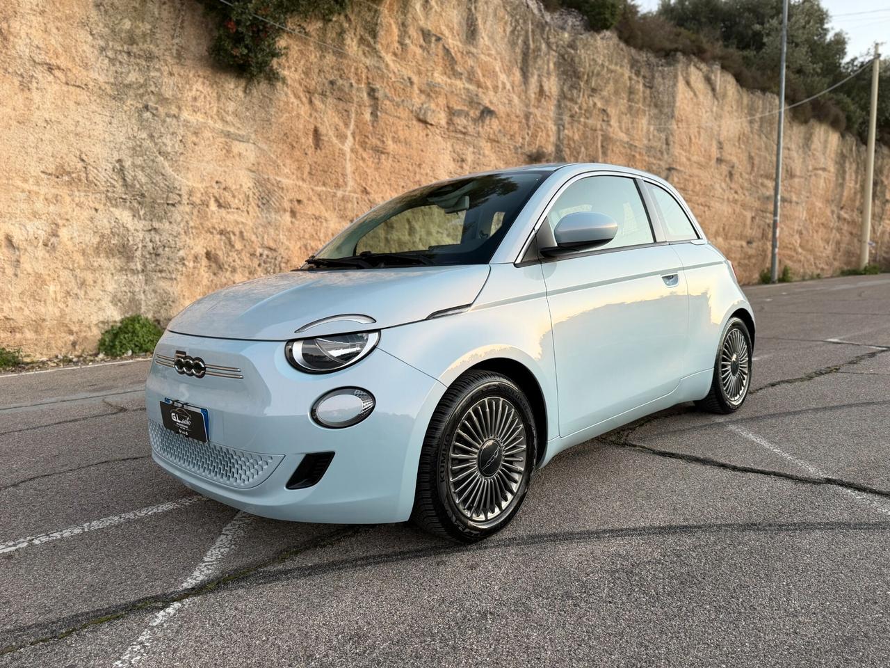 Fiat 500E/42 kWh/CAR PLAY/SOLO 33000 KM