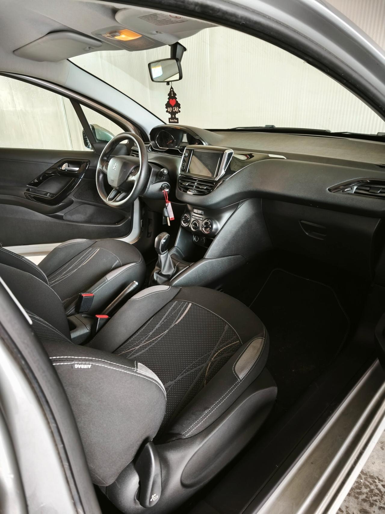 Peugeot 208 1.4 HDi 68 CV 3 porte Allure