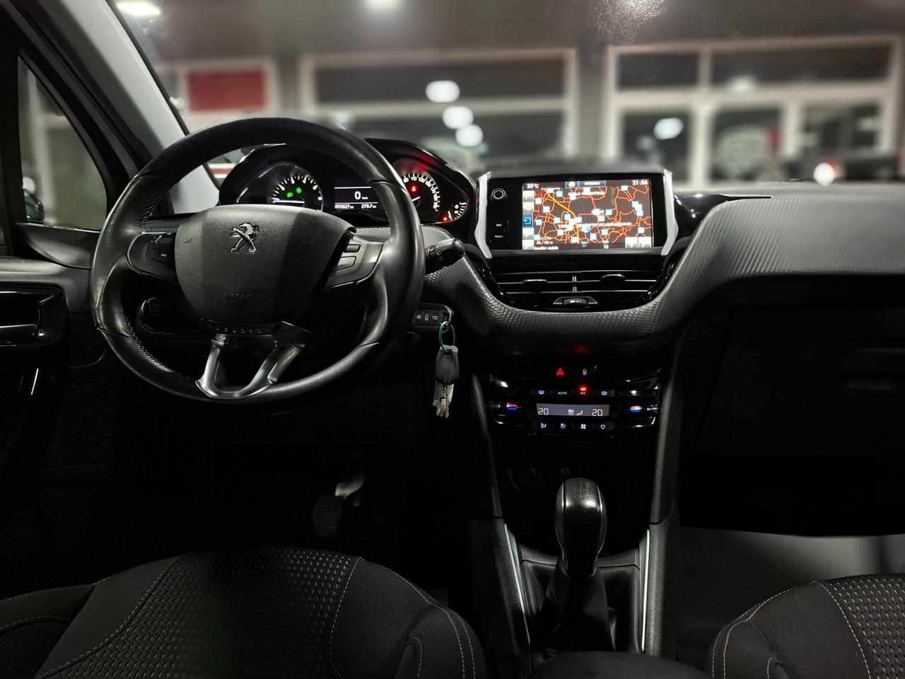 Peugeot 208 1.2 benzina Neopatentati