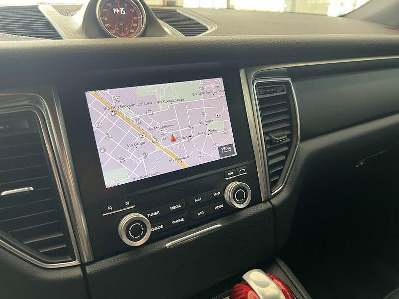 Porsche Macan -