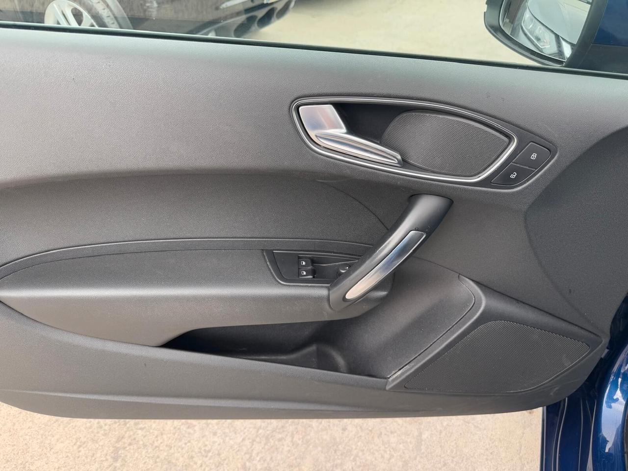 Audi A1 1.6 TDI 105 CV Ambition 2011