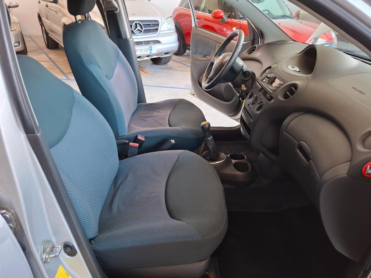 Toyota Yaris 1.4 tdi D-4D cat 5 porte Expo Clima