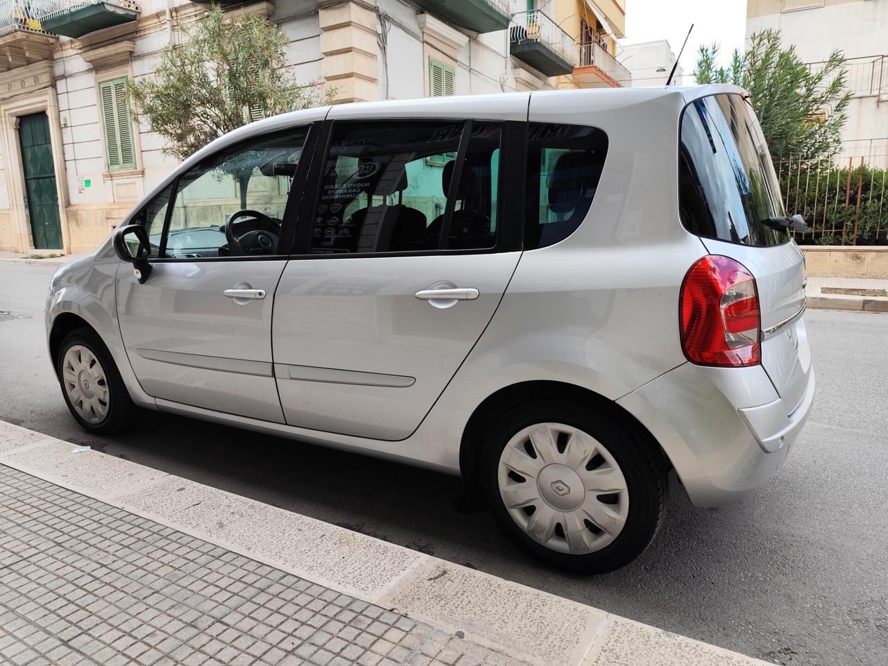 Renault Modus Grand Modus 1.2 BENZINA 75CV NEOPATENTATI