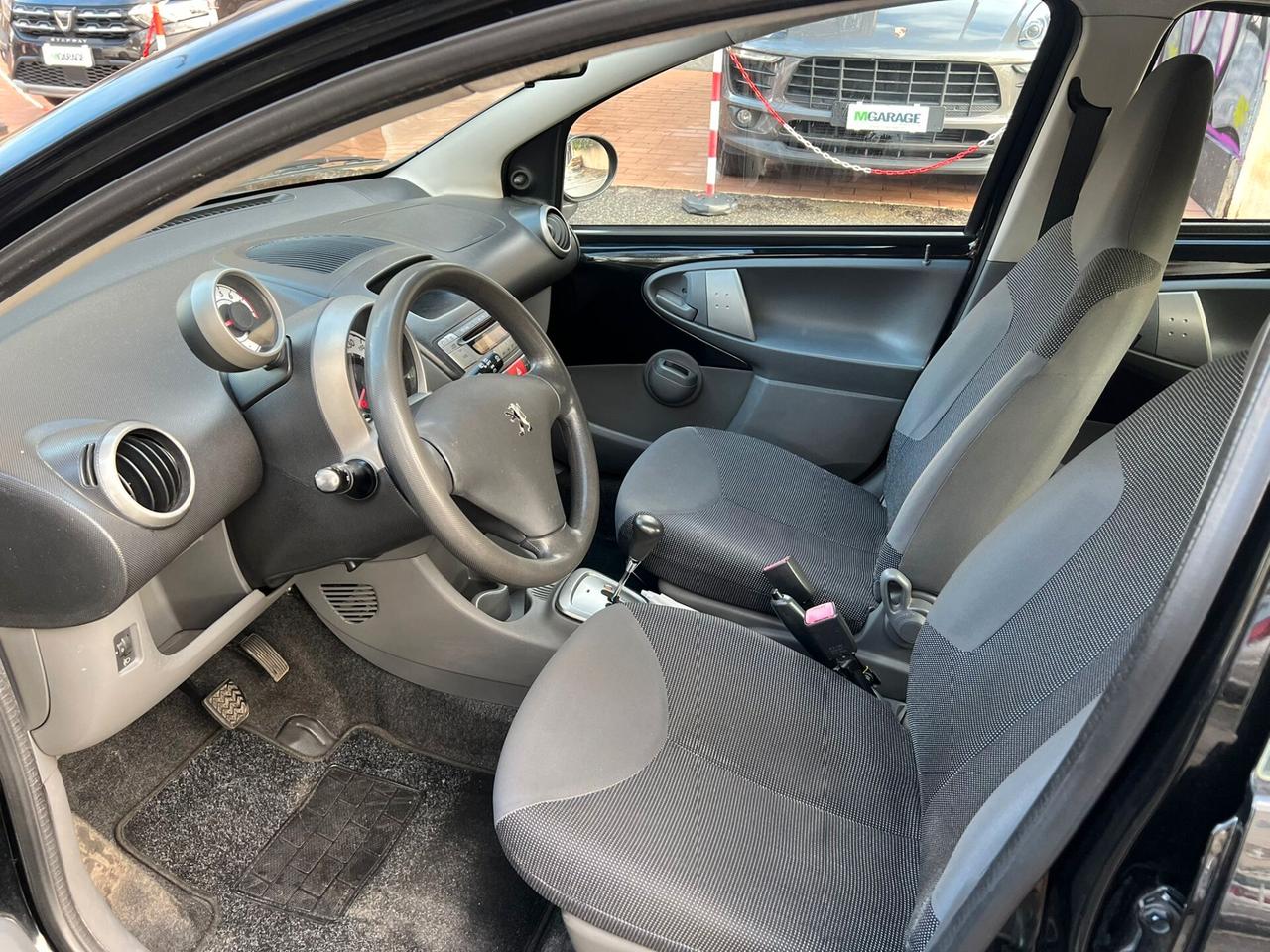 Peugeot 107 1.0 68CV 5p. Sweet Years 2Tronic