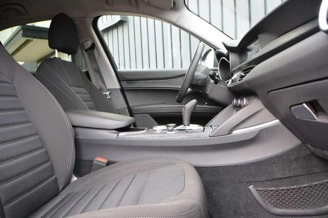 Alfa Romeo Stelvio 2.2 t Business rwd 160cv auto
