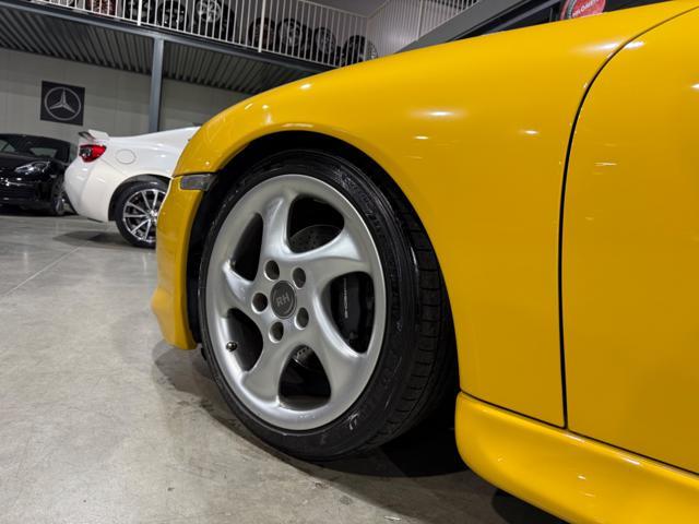 PORSCHE 911 KIT GT3 YELLOW DAVVERO UNICA