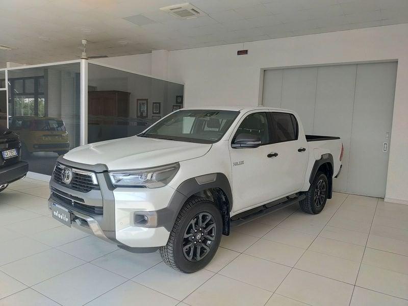 Toyota Hilux 2.4 D-4D A/T 4WD 4 porte Double Cab Invincible