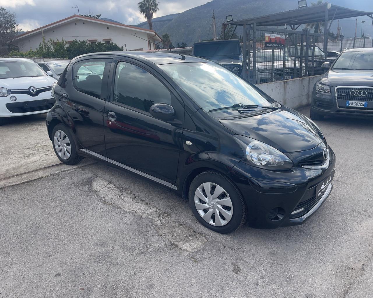 Toyota Aygo 1.0 12V VVT-i 5 porte Lounge Connect