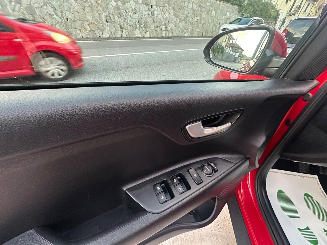 Kia Stonic 1.4 MPI 100 CV Urban