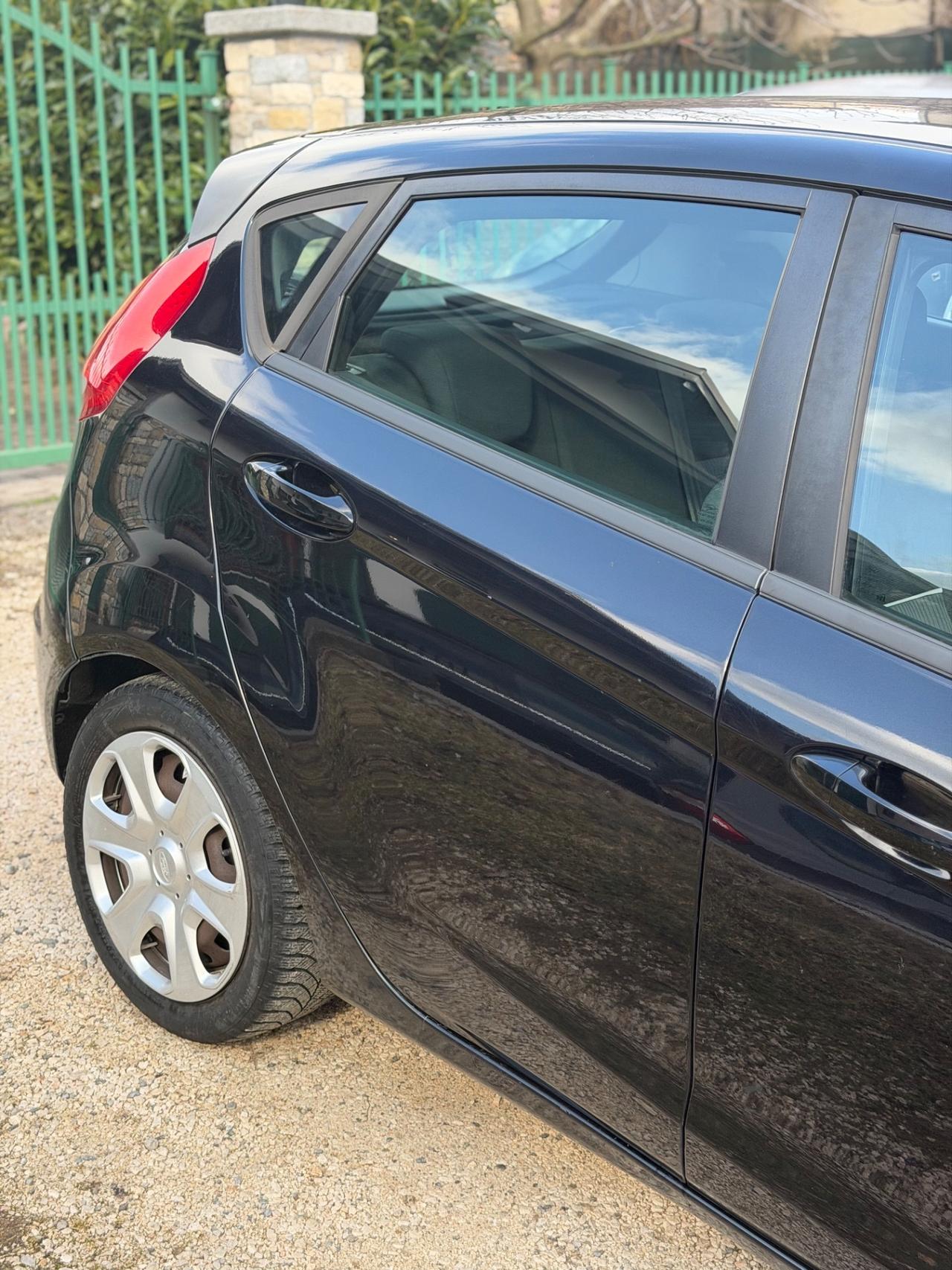 Ford FIESTA 1.2 82 CV 5P TITANIUM NEOPAT KMCERT GARANZ UNICOPR