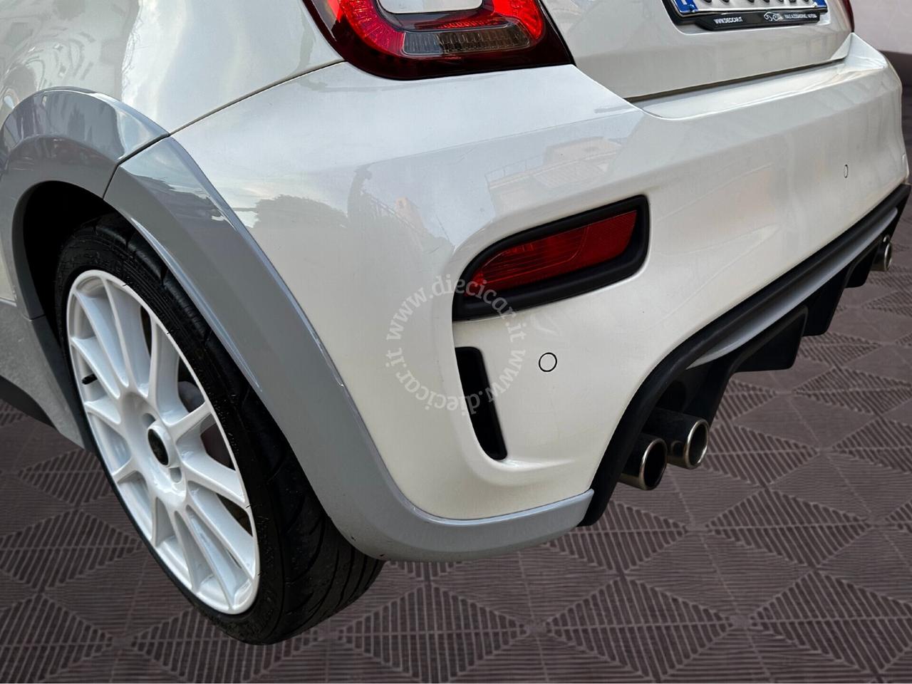 Abarth 695 70TH 180cv NAVI SABELT XENO AUDIO BEATS FULL