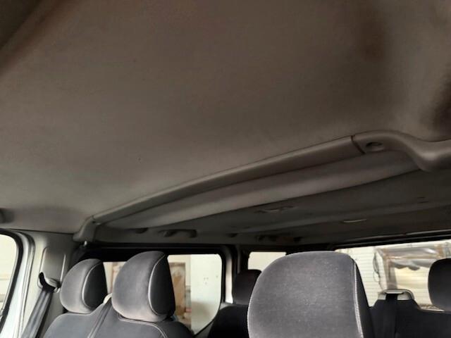 Renault Trafic T29 2.0 dCi/115 PL-TN Passenger Grand Black Ed. 9 Posti