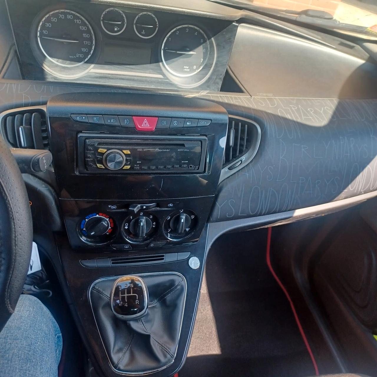 LANCIA YPSILON 1.2 FIRE NEOPATENTATI