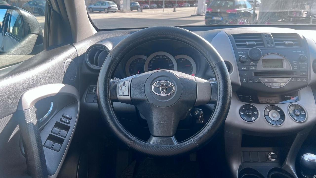 Toyota RAV 4 RAV4 2.2 D-4D 136 CV Sol