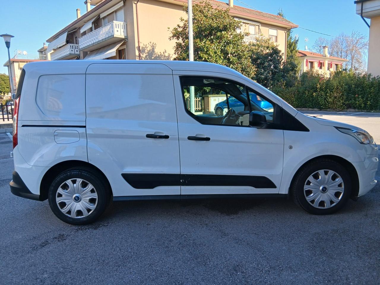 Ford Transit Connect 1.0 3 posti Unico Proprietario Tua a € 199 mese