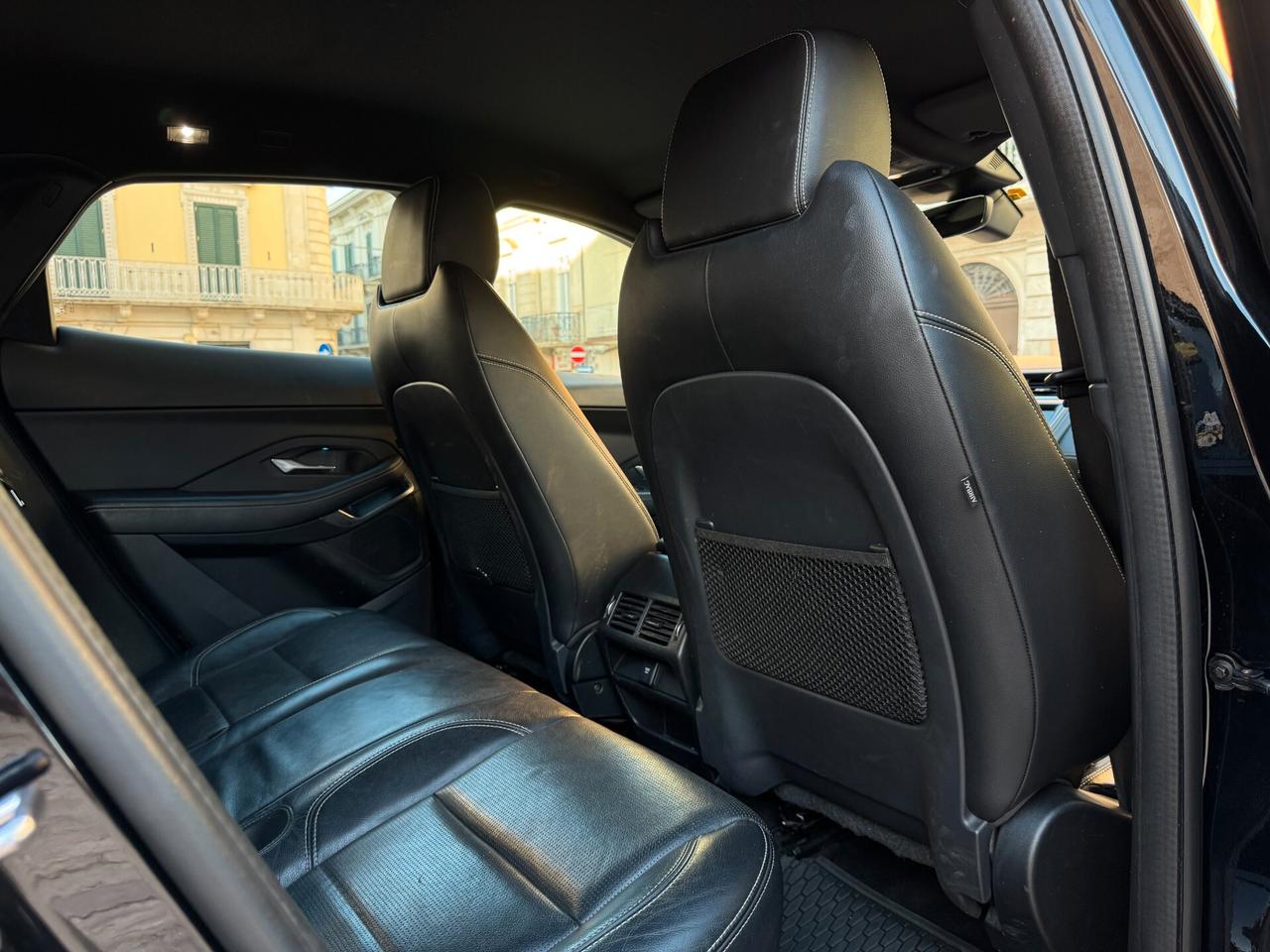 Jaguar E-Pace 2.0D 150 CV AWD R-Dynamic S Autocarro
