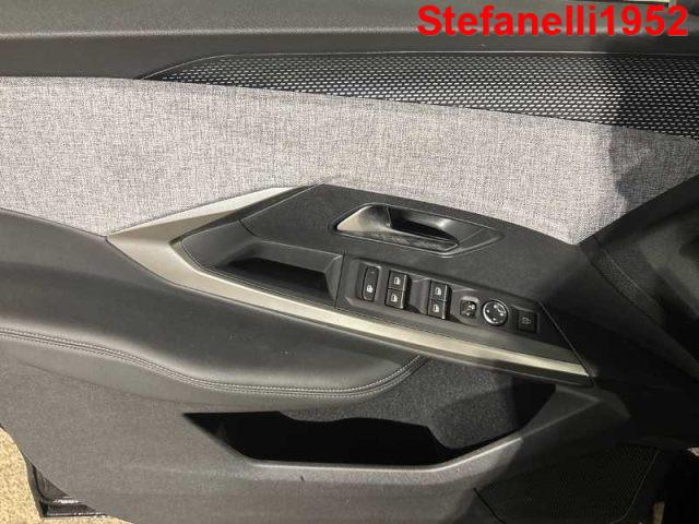 PEUGEOT 3008 1.2 hybrid GT 136cv e-dcs6