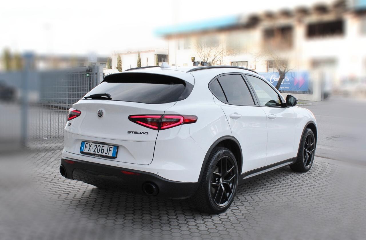 Alfa Romeo Stelvio 2.2 Turbodiesel 190 CV AT8 Q4 B-Tech