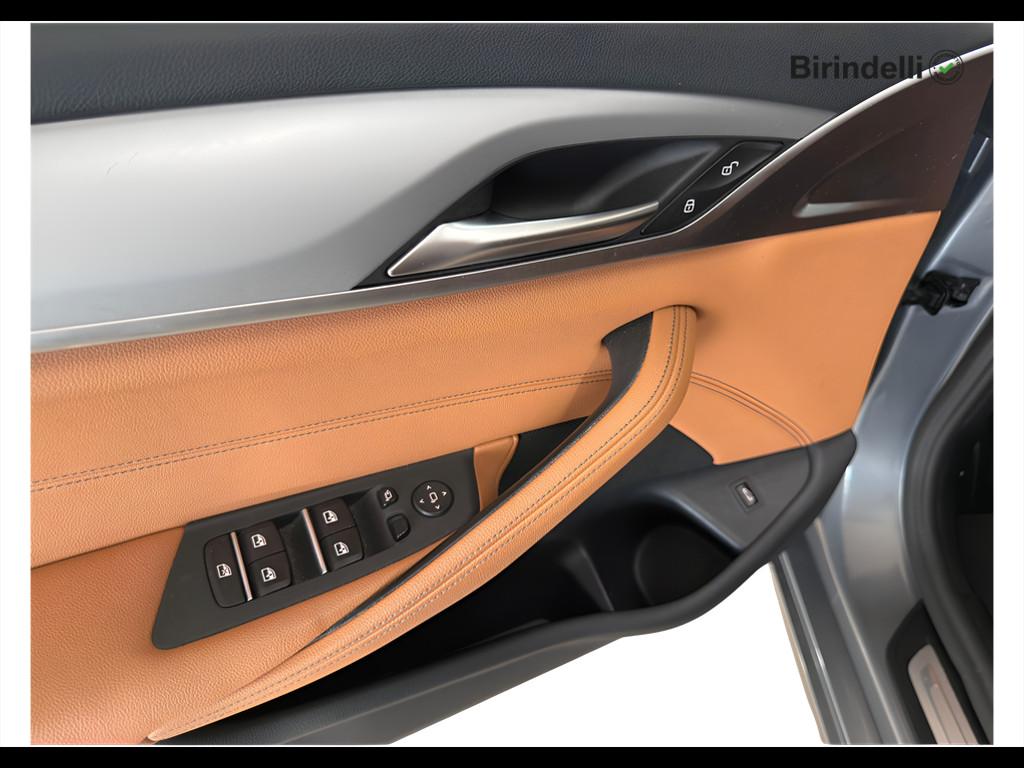 BMW Serie 5(G30/31/F90) - 520d 48V xDrive Business