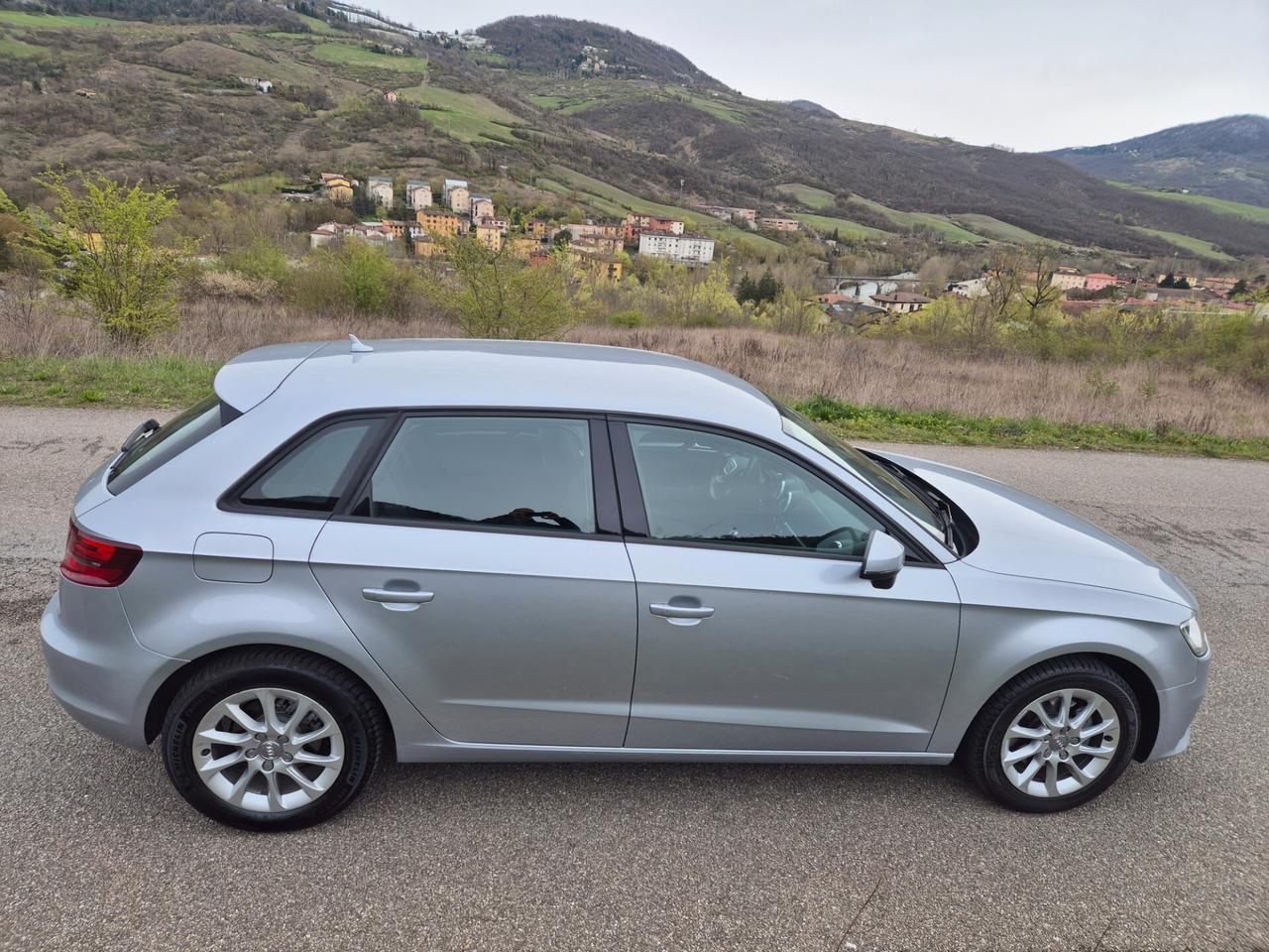 Audi A3 SPB 1.6 TDI clean diesel Attraction Business pack