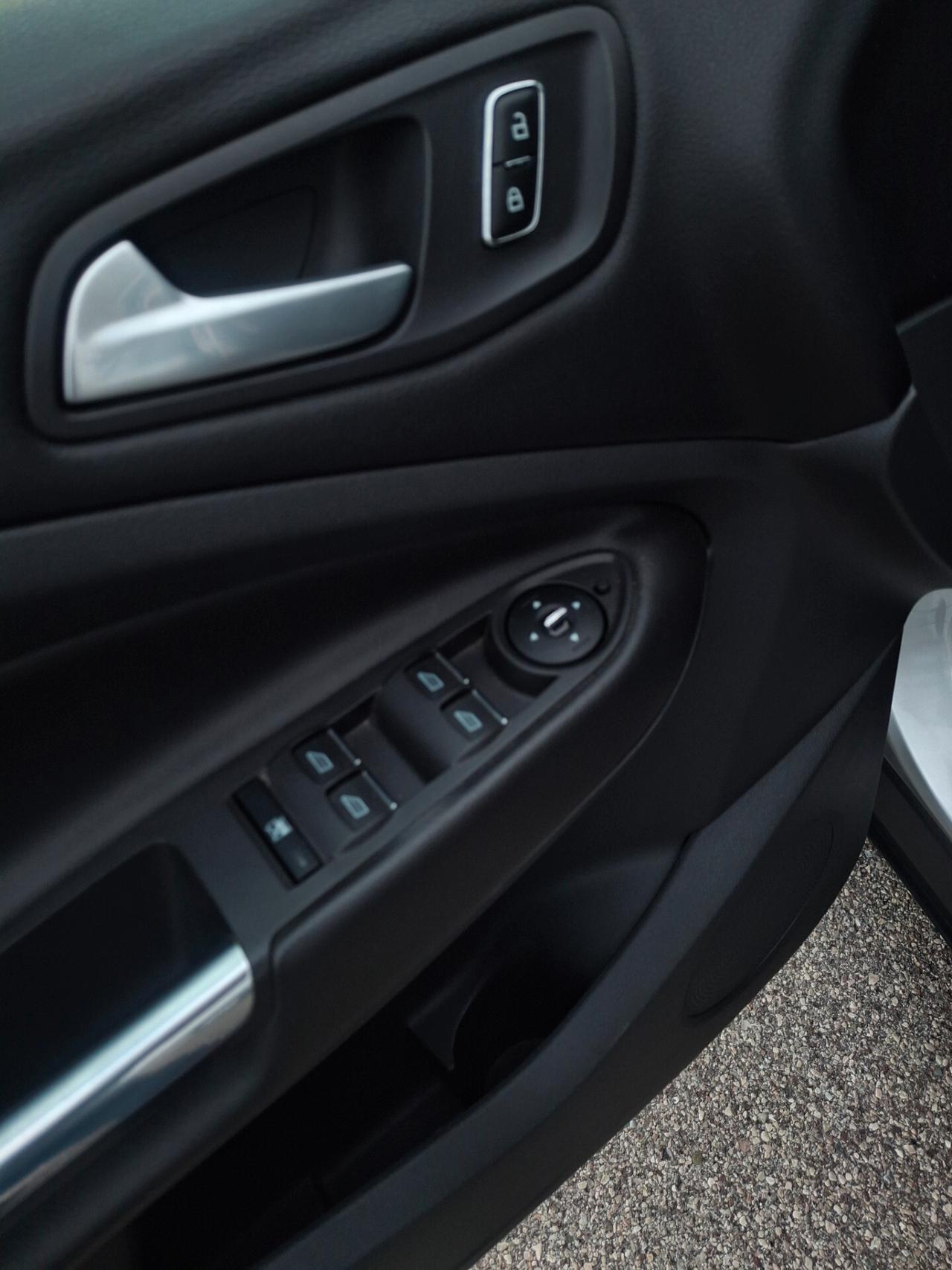 Ford Kuga 2.0 TDCI 163 CV 4WD Powershift Titanium