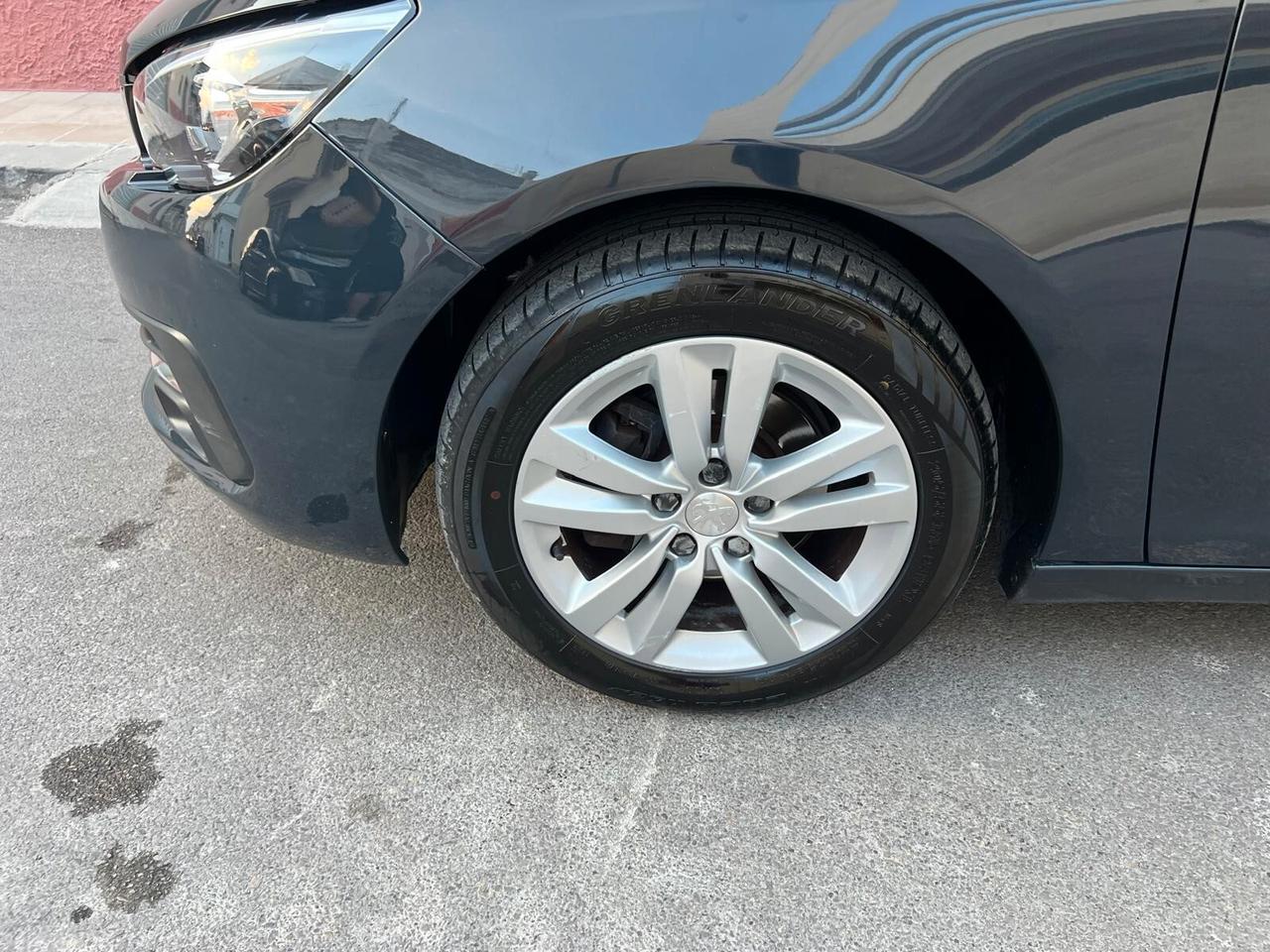 PEUGEOT 308 1.6 ALLURE 100CV NAVI CRUISE OK NEOPATENTATO ANNO 2018