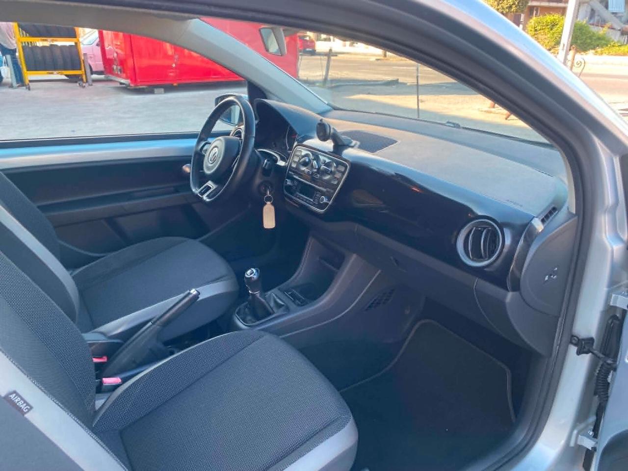 Volkswagen up! 1.0 3p. X Neopatentati a Prezzo