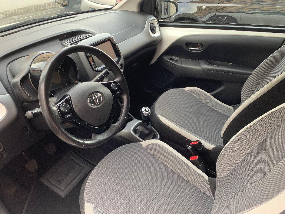 Toyota Aygo Connect 1.0 VVT-i 72 CV 5 porte x-clusiv