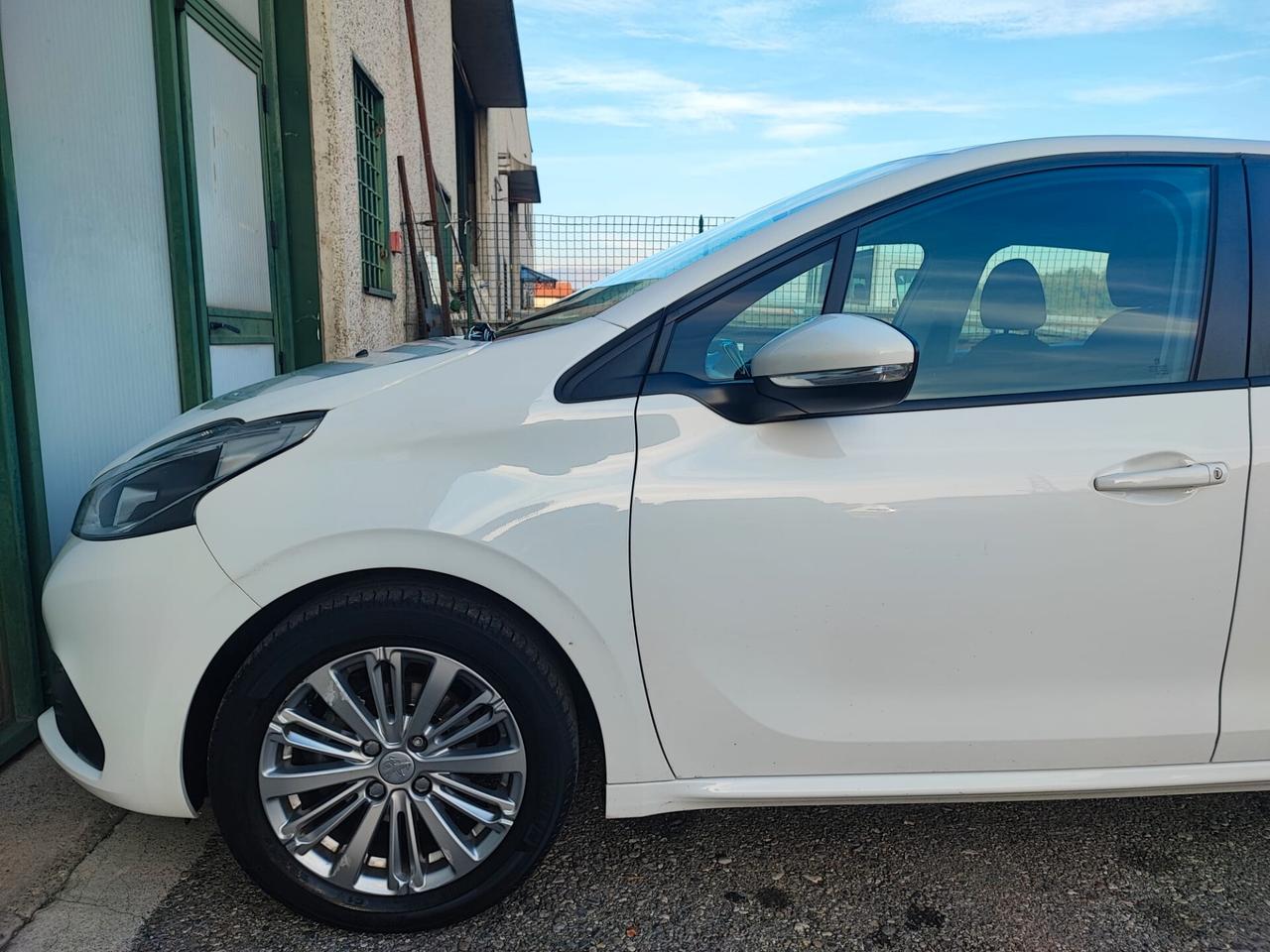 Peugeot 208 1.2 BENZINA NEOPATENTATI 2018 UNIPRO