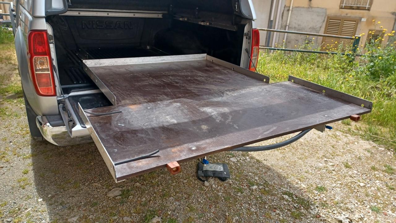 Nissan Navara 2.5 dCi 190CV 4 porte Double Cab LE