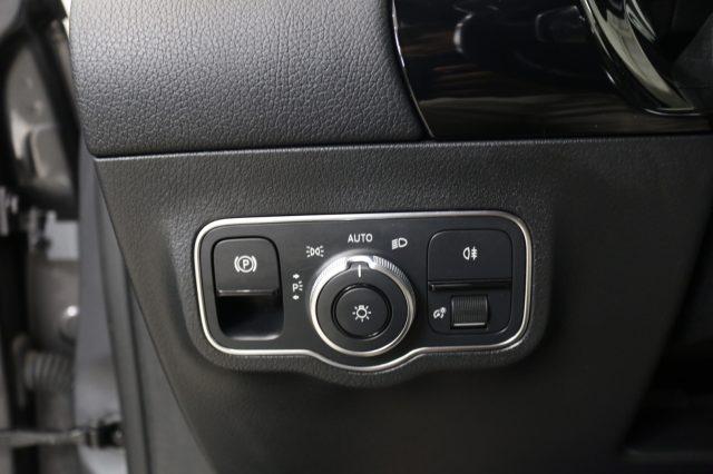 MERCEDES-BENZ GLA 180 d Automatic Premium