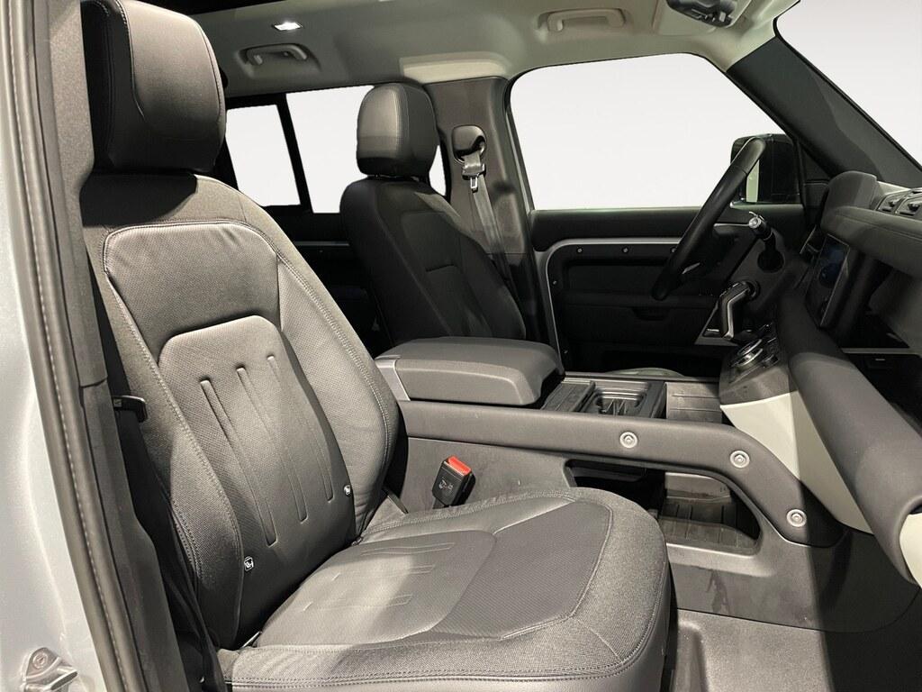 Land Rover Defender VII 2020 110 First Edition awd 240cv 7 Posti