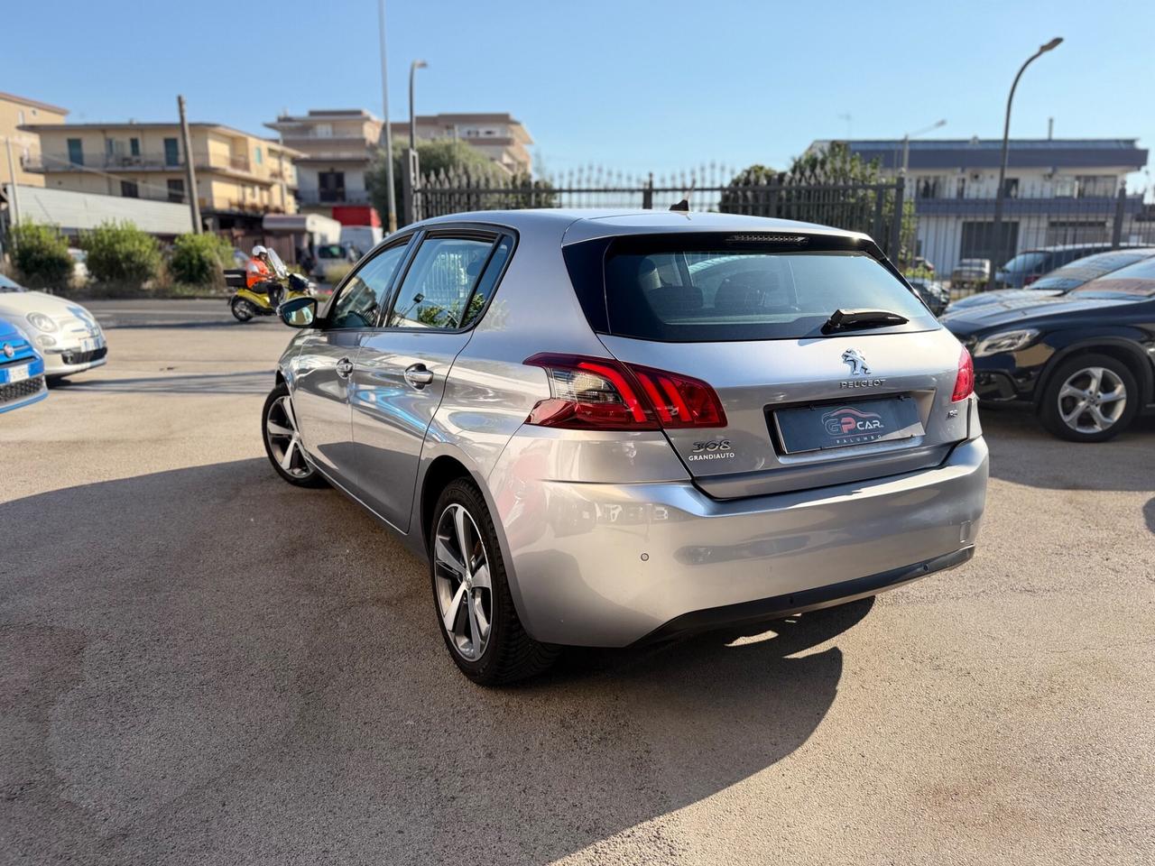 Peugeot 308 1.6 HDI 100 CV ALLURE