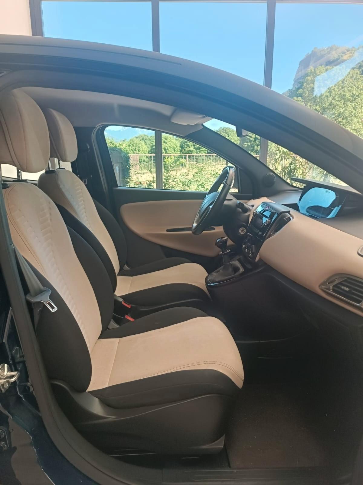Lancia Ypsilon 1.2 69 CV 5 porte 30th Anniversary