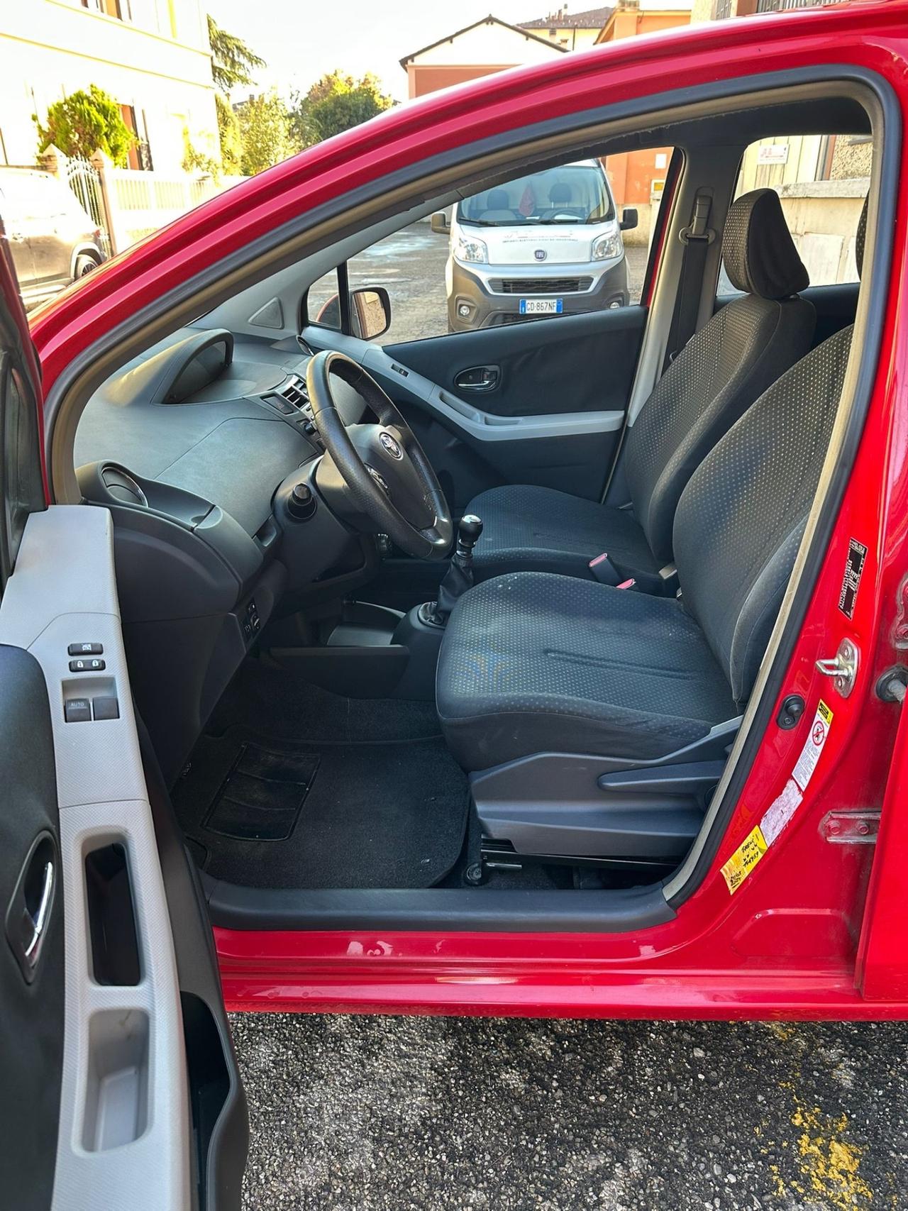 Toyota Yaris 1.3 5 porte Sol