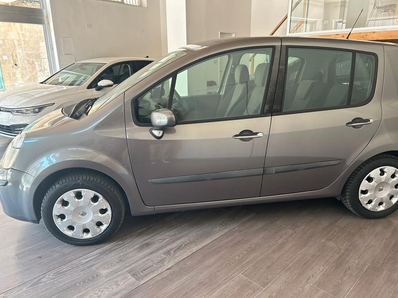 Renault Modus 1.5 dCi 70CV Neopatentati