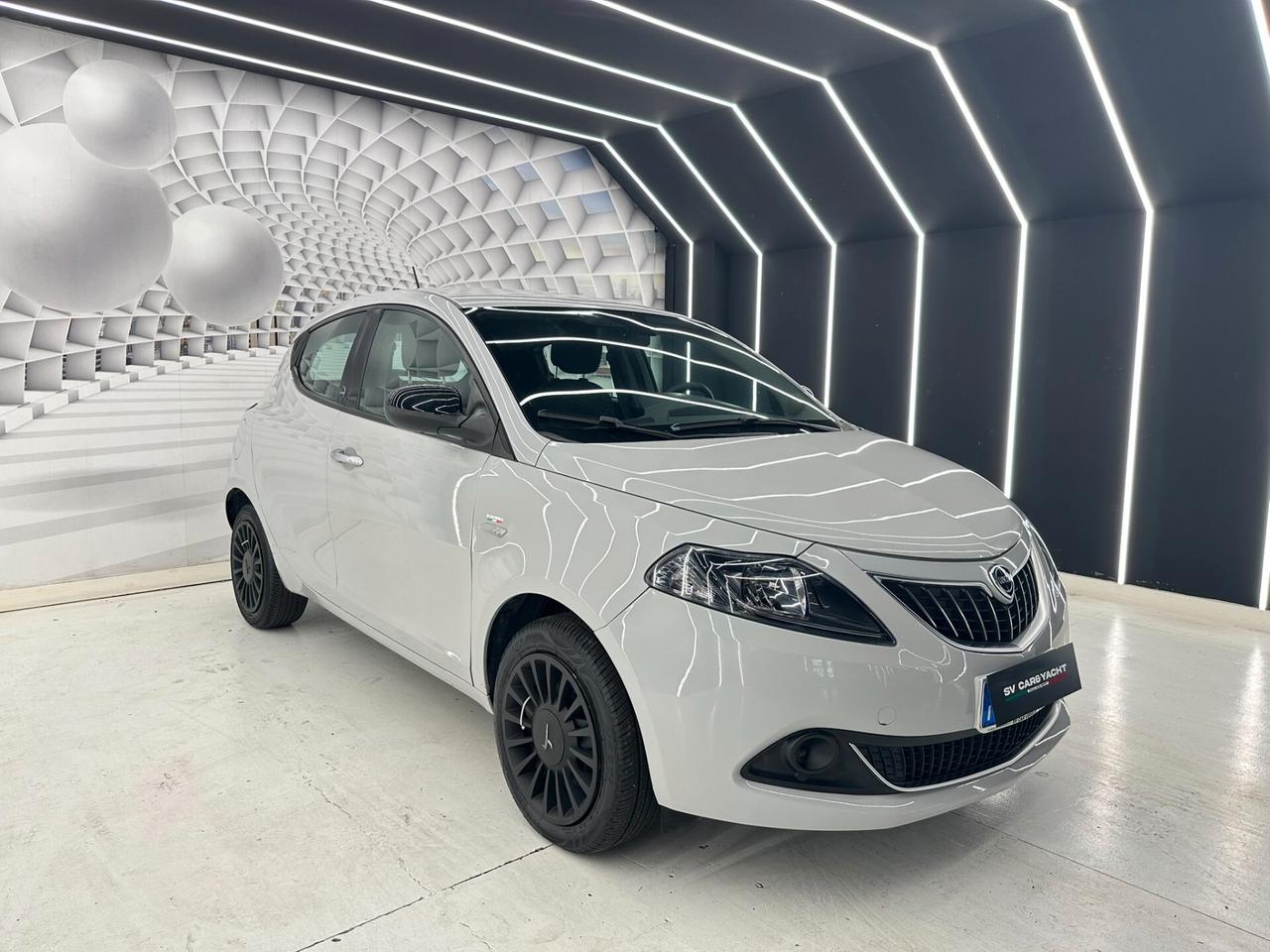 Lancia Ypsilon1.0 69cv hybrid-NEOPATENTATI-KM CERTIFICATI-PERMUT